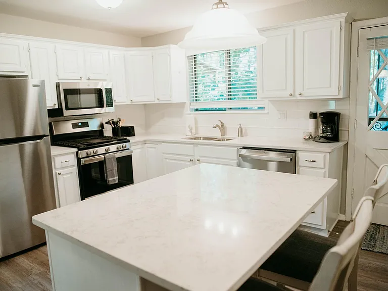 19 Del Tara Dr — Photo 8