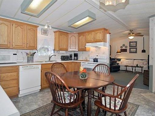 2nd image of 25 Holiday Ct