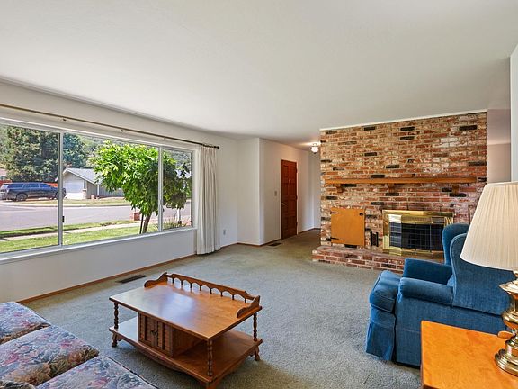 2nd image of 1121 Marwen Drive