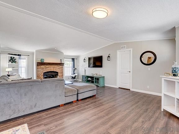 4th image of 691 McDonald Ln