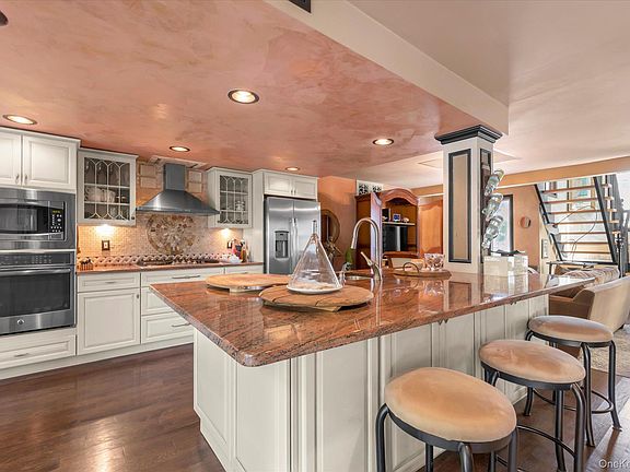 4th image of 358 Fire Island Avenue