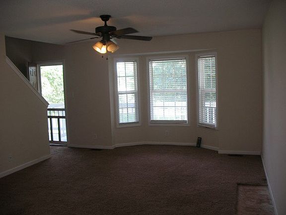 3rd image of 1698 Sparkleberry Dr