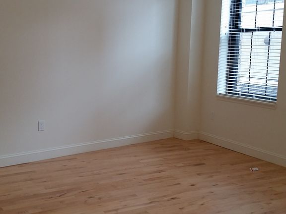 3rd image of 488 Broadway APT 513