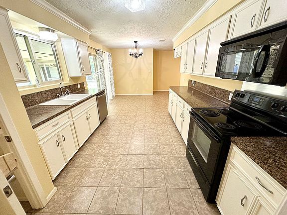 5th image of 13609 Hackberry Manor Dr