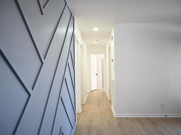 5th image of 3814 Melody Cir NE