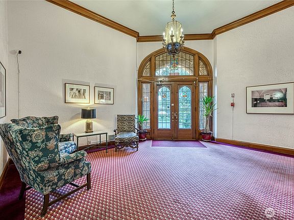4th image of 5810 Cowen Place NE #301