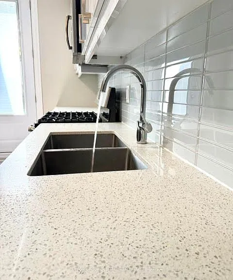 259 Gerrard St E #2A — Photo 4