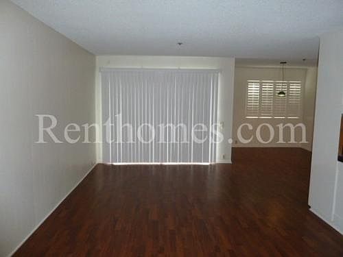 3rd image of 1225 Pacific Beach Dr Unit 3D