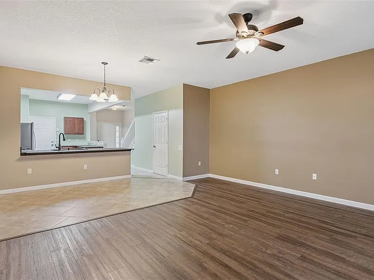 2561 Galliano Cir — Photo 16