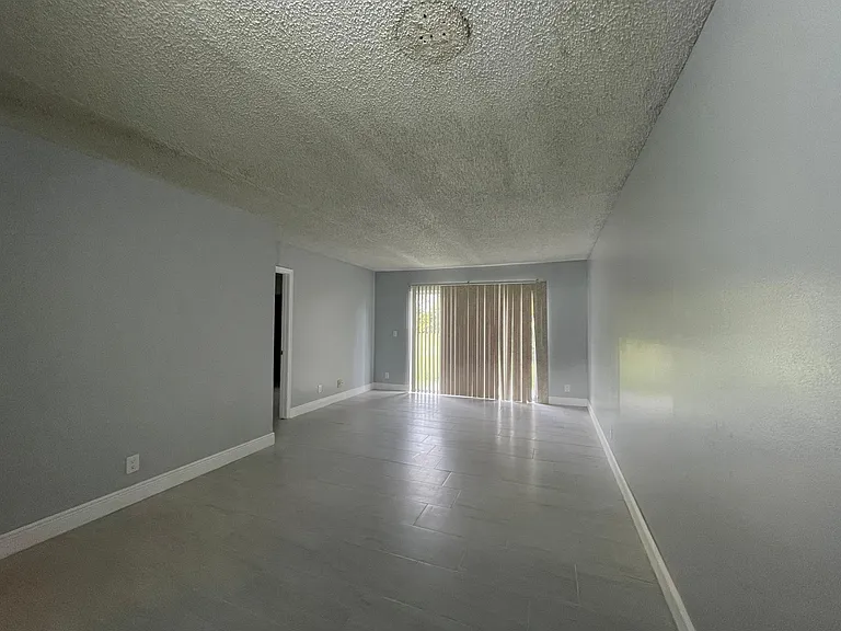 10169 Twin Lakes Dr #33 — Photo 4