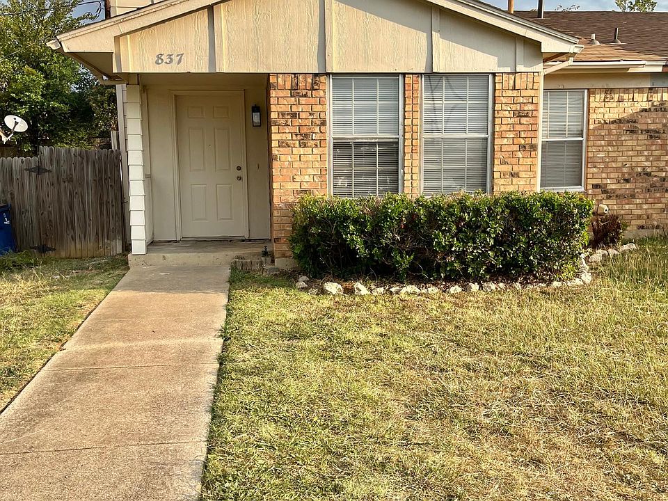 1st image of 837 Woodland Ct