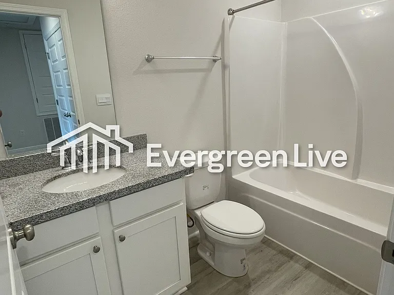 9843 Fowler Ave — Photo 28