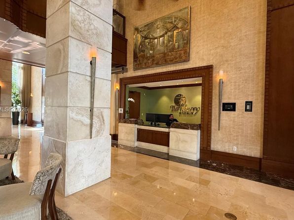 19501 W Country Club Dr APT 1212