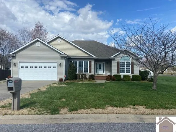 8205 Danube Dr, West Paducah, KY 42086