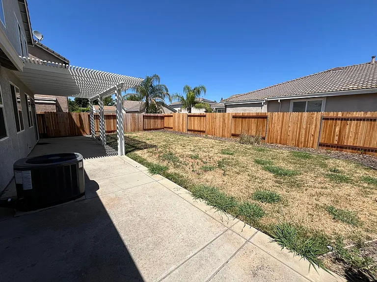 9409 Silver Bridle Way — Photo 20
