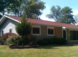 1240 Gentry Rd, Hoffman Estates, IL 60169