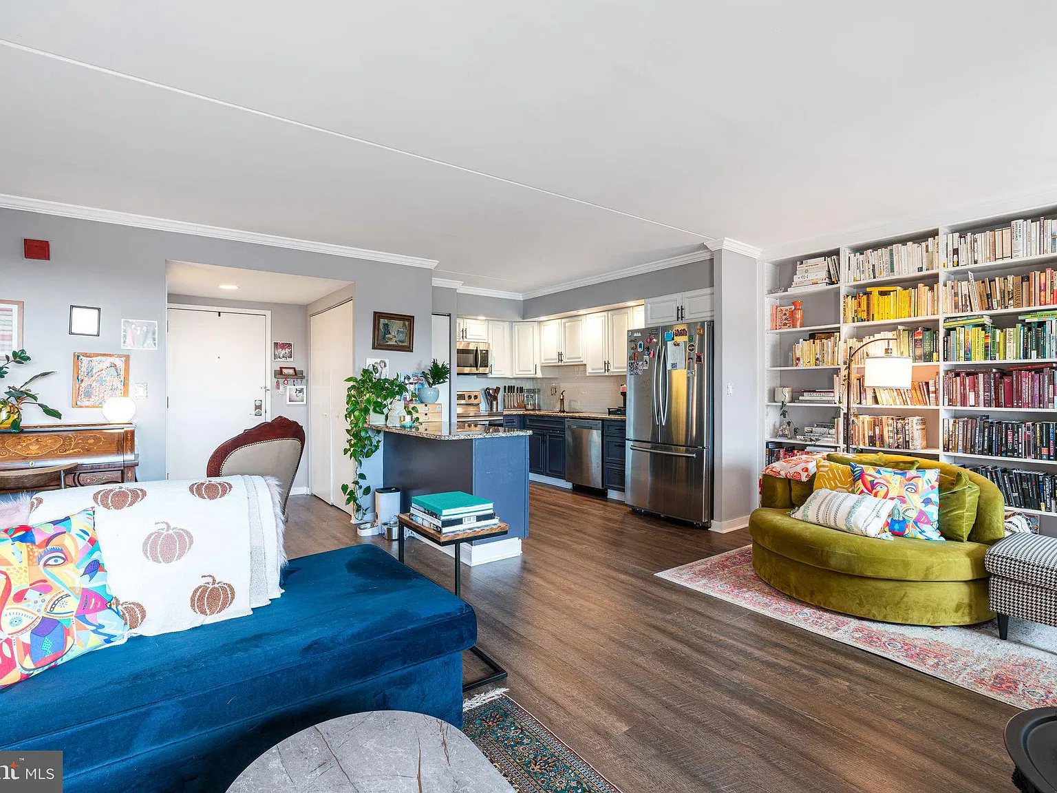 1 bed, 1.0 bath, 824 sqft, $2,500 — Photo 1