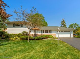 1140 Prairie Lawn Rd, Glenview, IL 60025