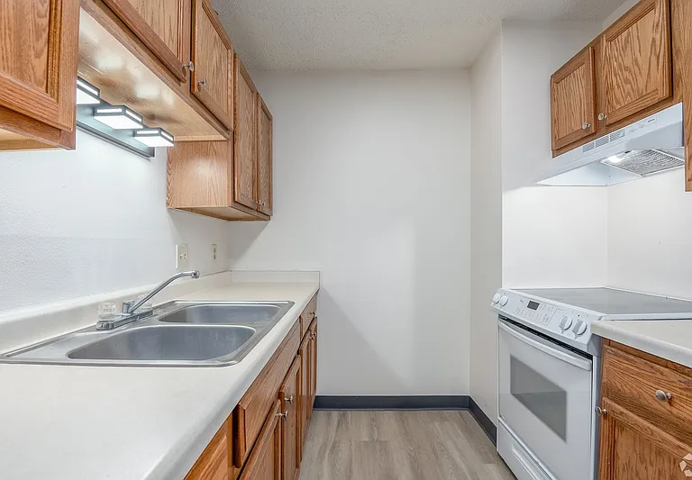 187 S National Ave #10 — Photo 2