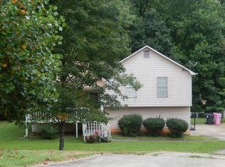 54 Doe Ln, Hiram, GA 30141