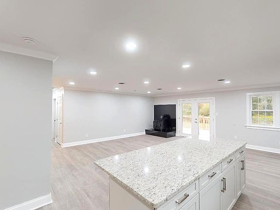5th image of 134 Old Carol Ln