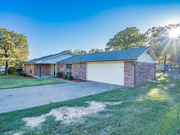 2606 Oaks Dr, Granbury, TX 76049