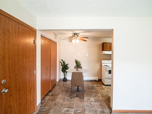 Bismarck, ND Eastbrook Apartments | Dining
