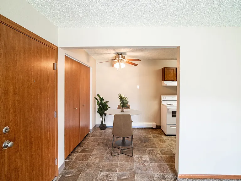 Bismarck, ND Eastbrook Apartments | Dining