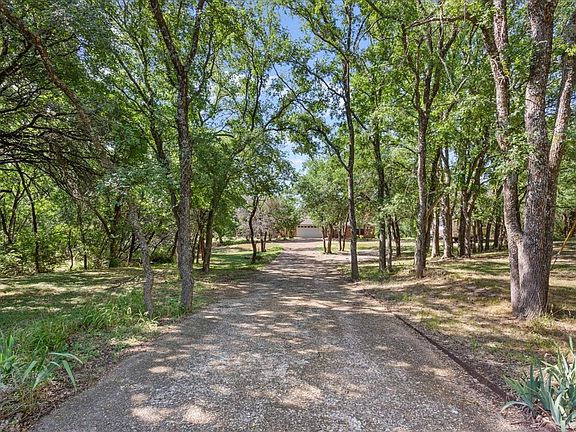3rd image of 264 Emily Ln