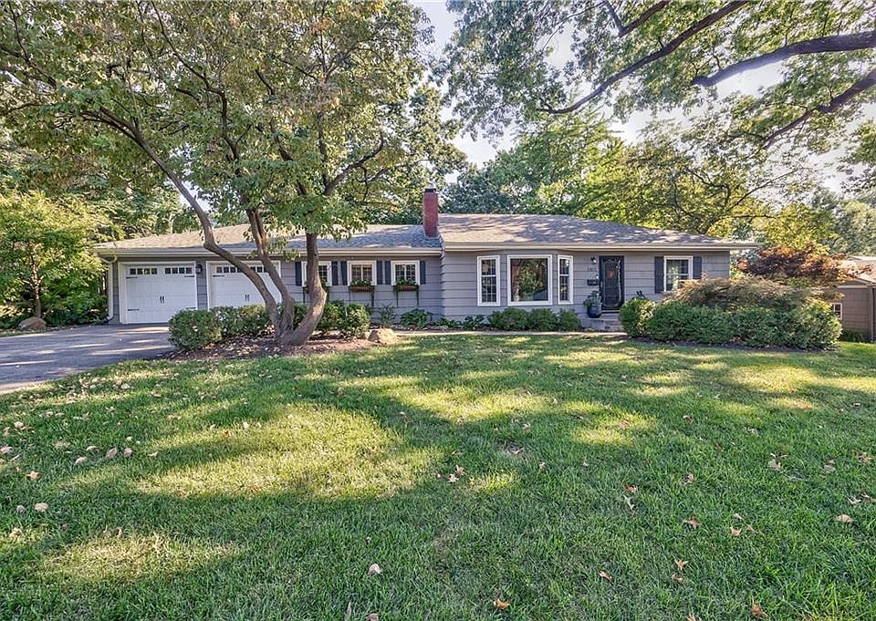 1st image of 5401 W 65th Pl
