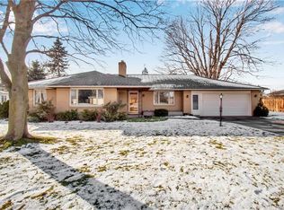 4212 Susan Dr, Williamsville, NY 14221