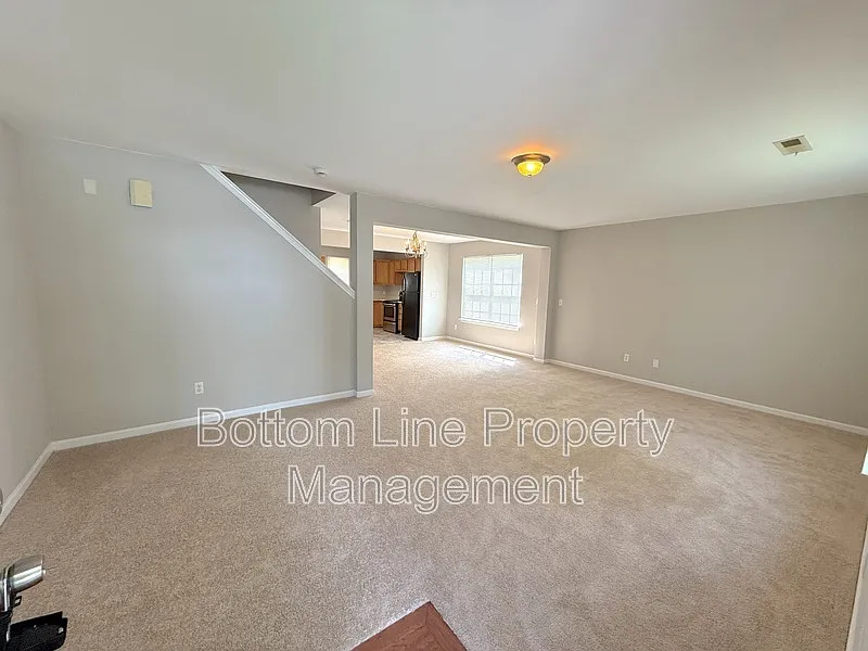 3 bed, 2.5 bath, 1496 sqft, $1,895 — Photo 3