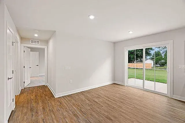 1105 Wilkinson Ln — Photo 15
