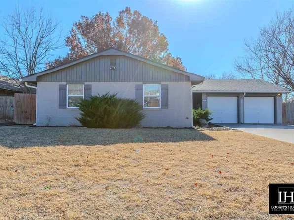 2905 NE Lakeview Cir, Lawton, OK 73507