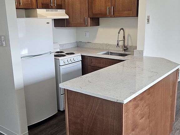 2nd image of 501 Maryland Ave Unit L