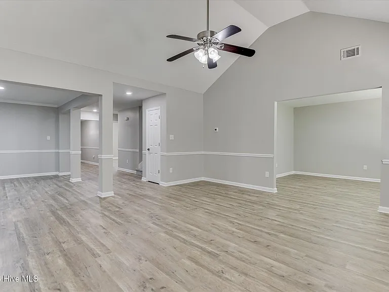 7604 Pleasantville Way — Photo 7