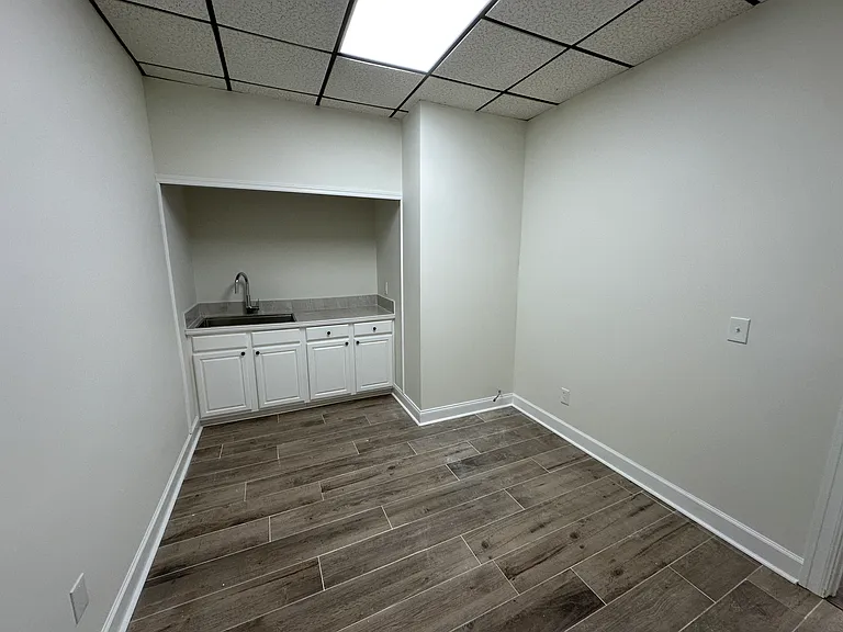 4111 Wall St #B — Photo 28