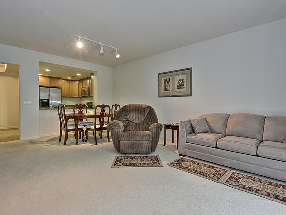 5th image of 809 Auzerais Ave Unit 253