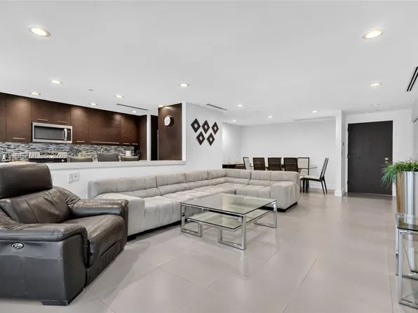 4000 Island Blvd, Aventura, FL