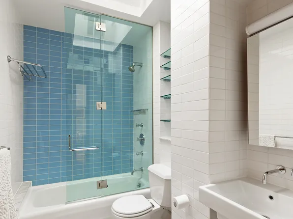 118 East 25th Street image 14 of 18