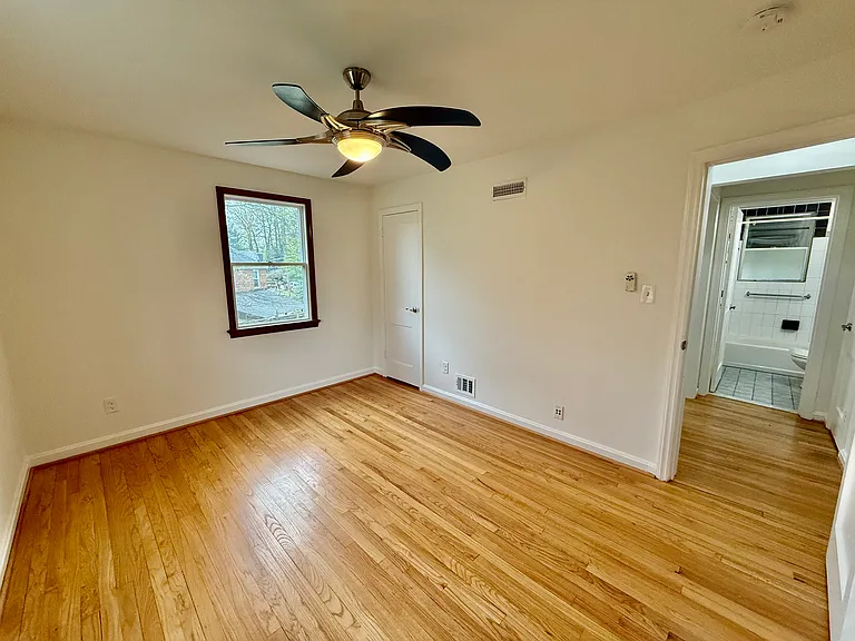 2909 Collins Ave — Photo 8