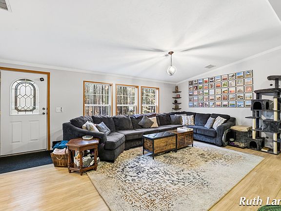 5th image of 17066 Amber Way NE