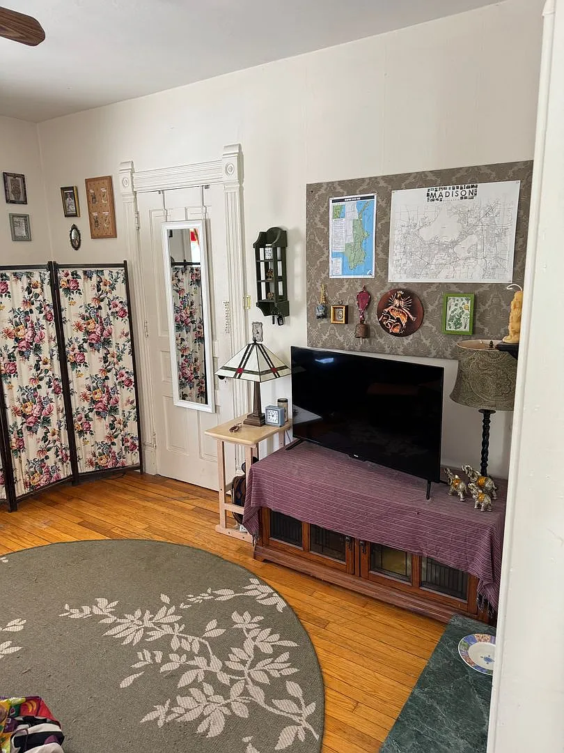 (598) - 1208 Jenifer Street — Photo 2