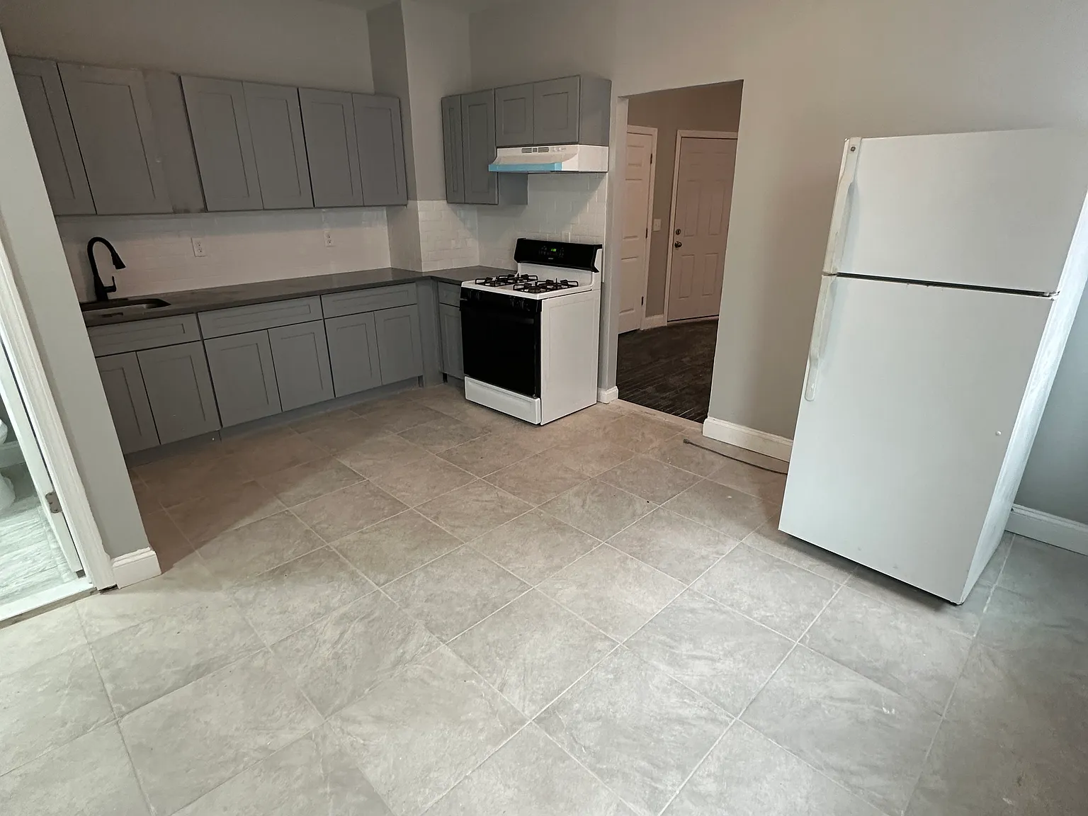 23 Bond St — Photo 4