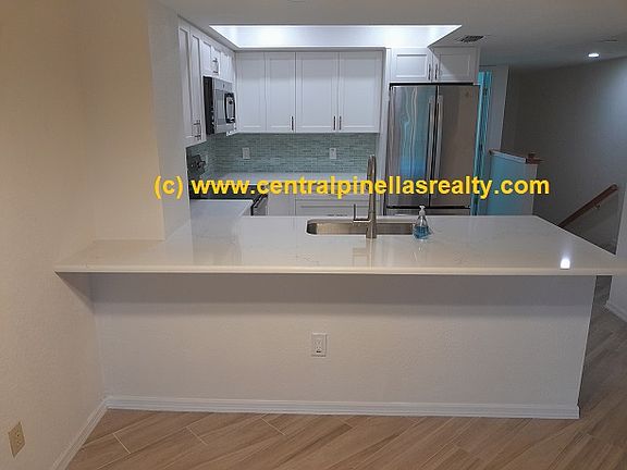4th image of 808 Hidden Harbour Dr