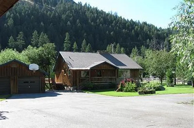 1742 Toroda Creek Rd