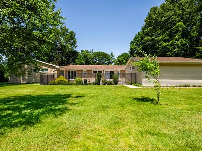 1595 Alex Path, Stevensville, MI, 49127