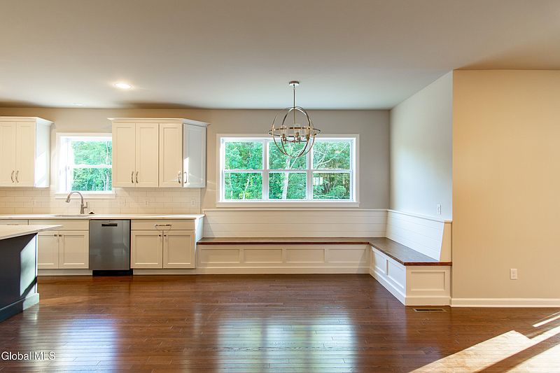5th image of 24 Hunter Court