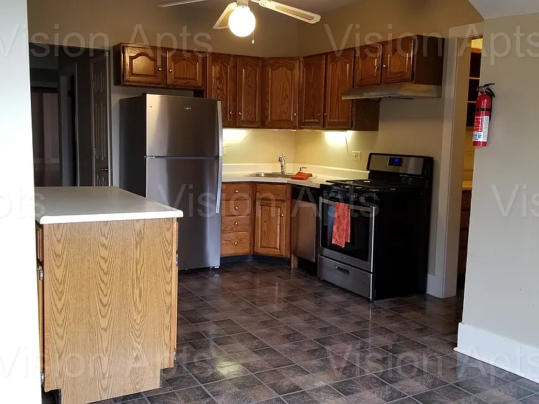 5828 N Kenmore Ave — Photo 2
