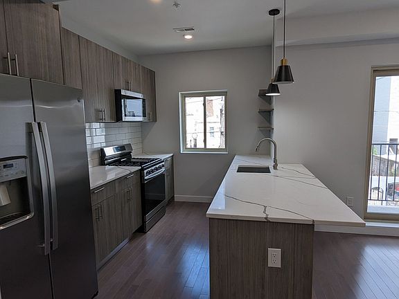 5th image of 2341 N Hancock St #4